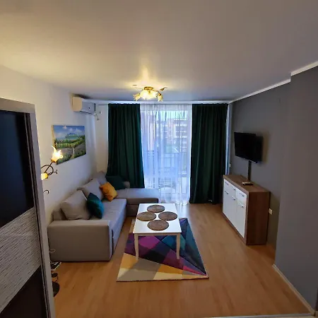 Golf Club And Orchid Garden Premium Apartment